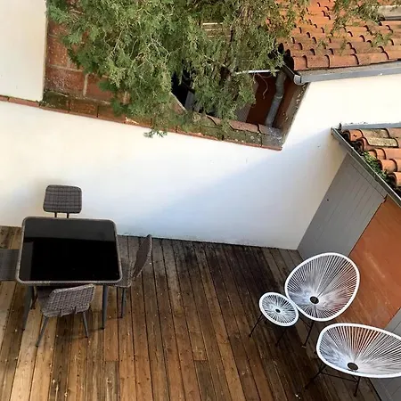 Apartment *t2*terrasse*calme*centre-ville*gare*commerce*